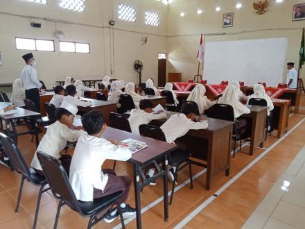 Siswa SD Muhammadiyah Jogodayoh Belajar sistem Pemerintahan
